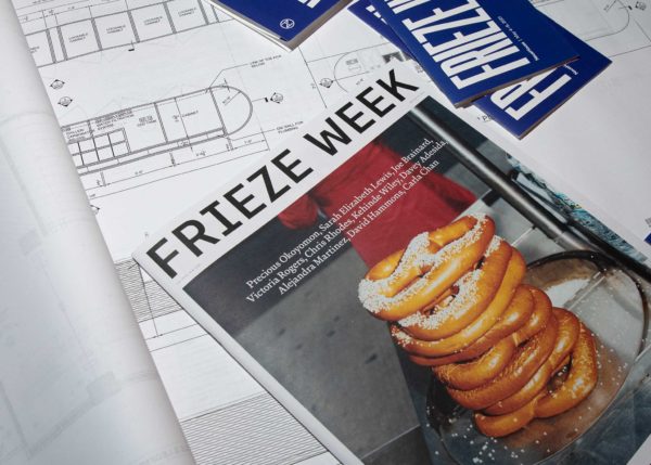 Frieze-Brochures