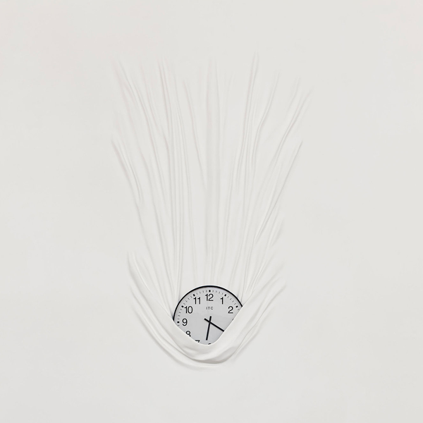 NeueHouse-Daniel-Arsham-Falling-Clock