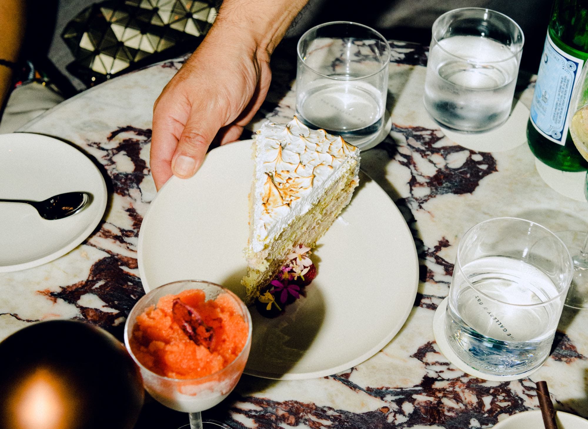 NeueHouse-Gallery-Bar-Cake