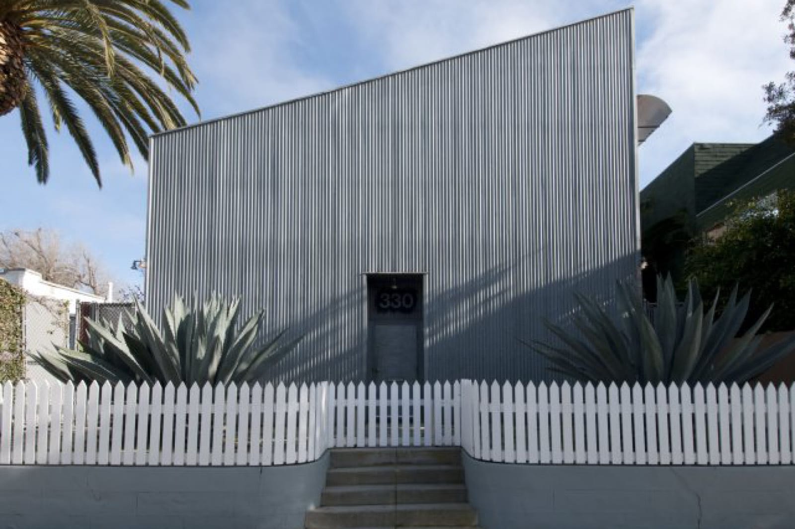 NEUEHOUSE-VENICE-BEACH-ARCHITECTURE-GUIDE7